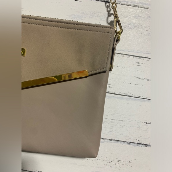 Joy & Iman Gray Leather Shoulder Bag Gold Tone Chain Strap 12”x 8”x 0.5” - Picture 4 of 13